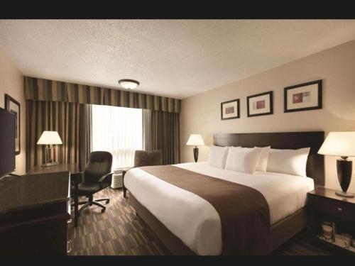 Ranjang, Derby Hotel & Suites in Clarksville (IN)