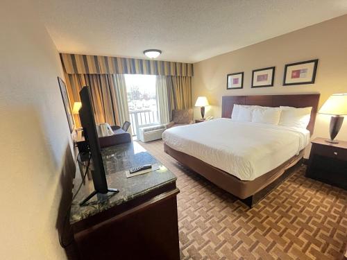 Derby Hotel & Suites in Clarksville (IN)
