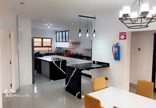 厨房, Holiday Villa Marondera in 鲁瓦