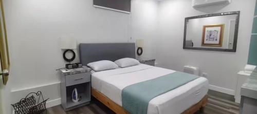 Mini Loft in Bar District DT Revolution Ave AC