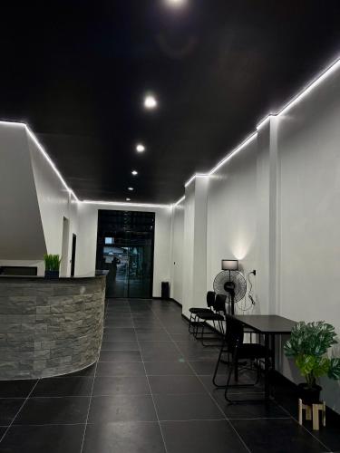 Atrium Kathu Hotel in カトゥー