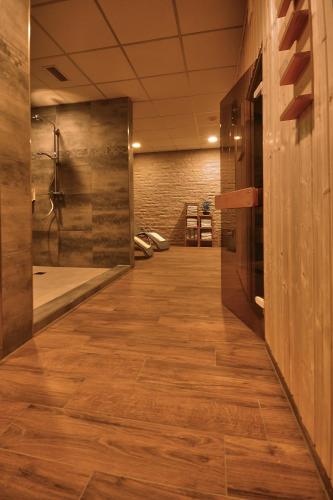 NOVINA HOTEL Südwestpark - image 11