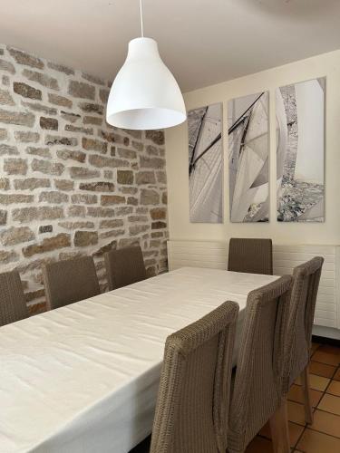 La Villa des Ajoncs, private beach access