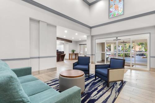 Comfort Suites Near Universal Orlando Resort - image 27
