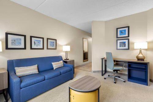 Comfort Suites Near Universal Orlando Resort - image 36