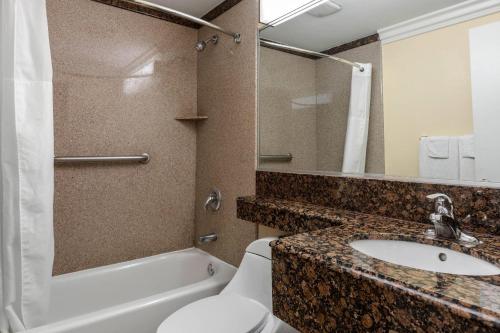 Quality Inn Lomita-Los Angeles South Bay - image 11