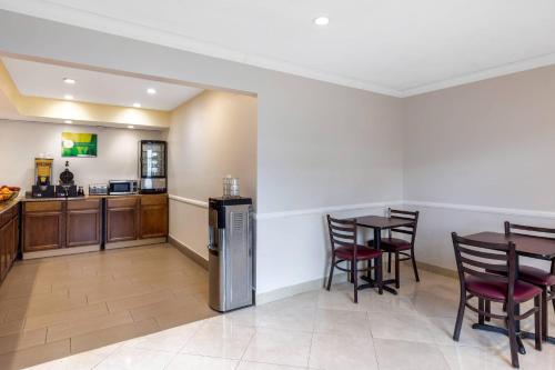 Food and beverages, Quality Inn - Torrance Lomita in Palos Verdes