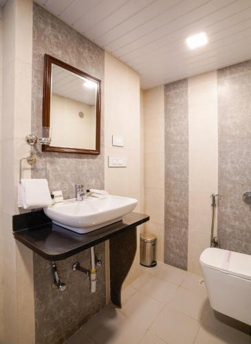 room detail thumbnail 2
