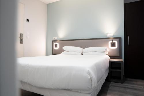 Aero Hotel - image 15