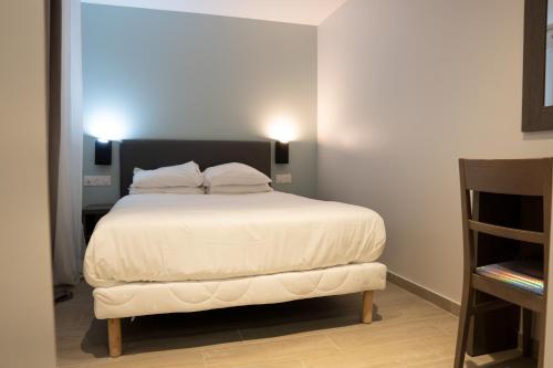 Aero Hotel - image 27