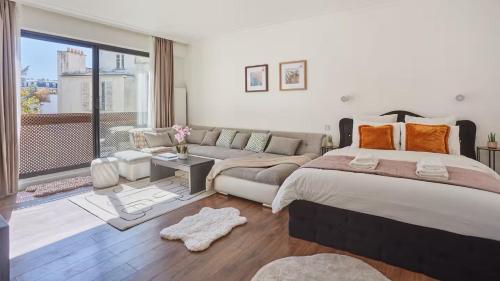 Avenue Foch 16th Elegant Studio