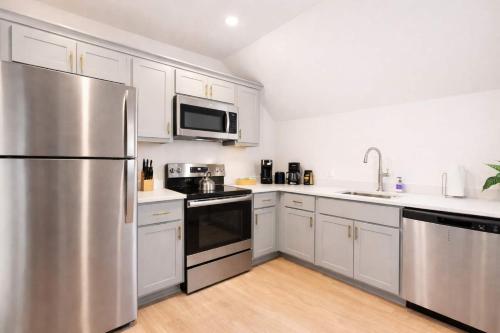 Bright and Modern Studio in Louisville # 112 in Louisville, USA