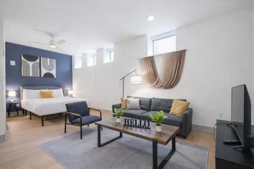 Bright and Modern Studio in Louisville # 107 in Louisville, USA