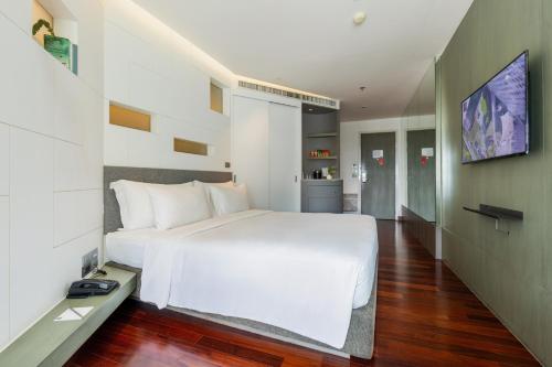 room detail thumbnail 1