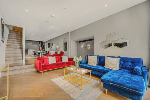 Soho Mews Duplex - 2-Bed with AC - Sleeps 6, Londýn