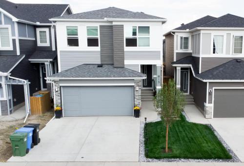 Cozy Luxe Suites – khách sạn tại Đông Nam Calgary