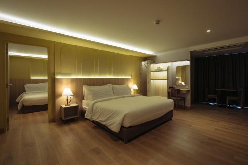 room detail thumbnail 0