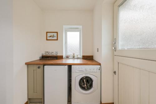 Seadmed, Spacious Self Contained Annexe with Parking - Pass the Keys in Chinnor