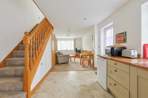 Seadmed, Spacious Self Contained Annexe with Parking - Pass the Keys in Chinnor