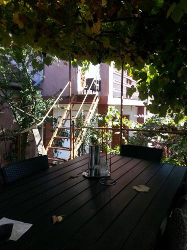 Iekārtas, Casuta dintre dealuri in Valea Mare Pravat