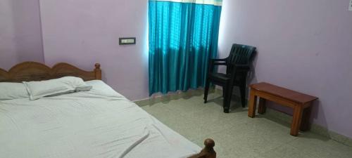 Hotel Blue Whale in Giridih