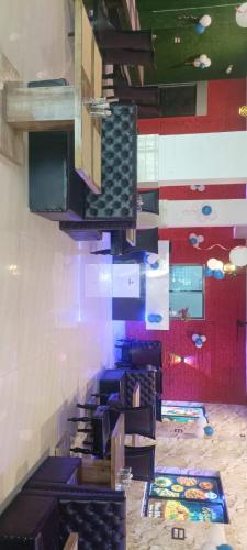 Hotel Blue Whale in Giridih
