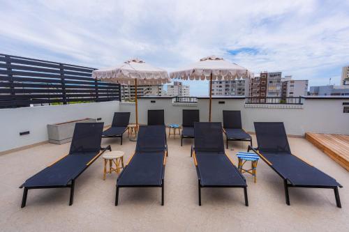 Central Sea Point Studio Rooftop Pool - image 10