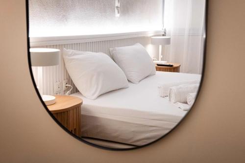 Hotel Lux Room Type - Deluxe Double Room