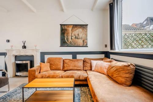 Large Family House Alkmaar – khách sạn tại Spoorbuurt