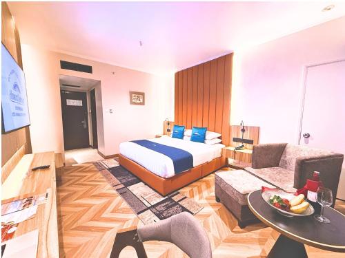 room detail thumbnail 1