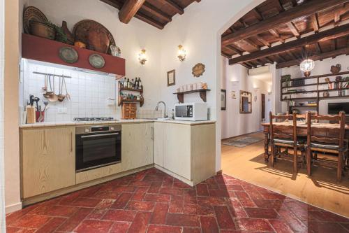 Bright & Cozy Designer Apartment in San Niccolò - image 8
