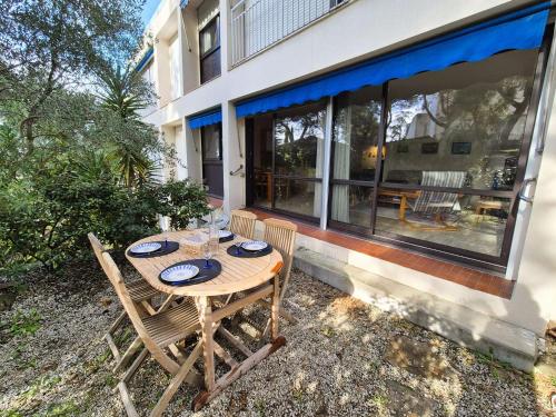 2 chambres, WIFI, vue mer, jardin, parking in 濱海聖芒德里耶
