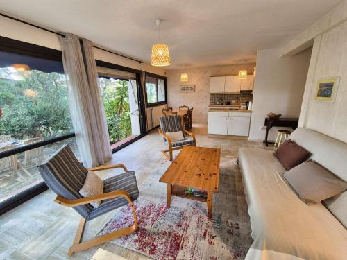 2 chambres, WIFI, vue mer, jardin, parking in 濱海聖芒德里耶