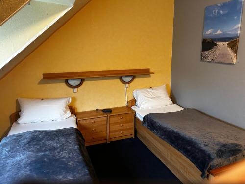 1 twin bed