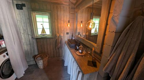 Cabin with sea view, northern lights and midnight sun in Evenes