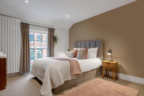 Osbourne House PINK 2 bed, 2 and half bath