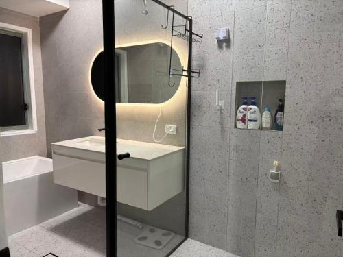 Kupaonica, Shared house in Upper Coomera in planinaTamborine 