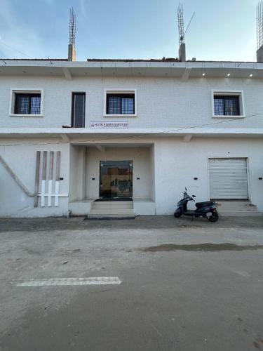 外部景觀, Hotel Pampa Sarovar in 卡久拉霍中央區