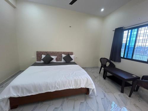 Hotel Pampa Sarovar in 卡久拉霍中央區