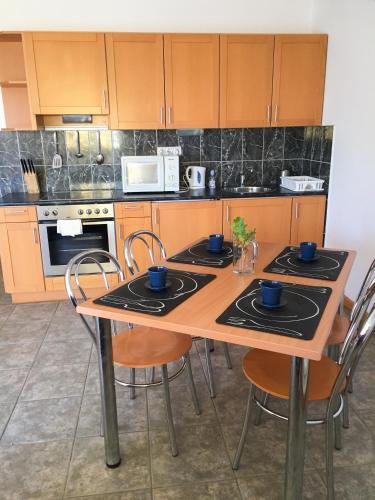Hunor Köztársaság Apartman – khách sạn tại Balatonlelle