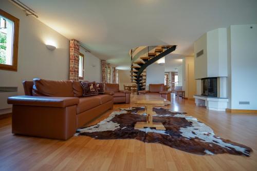 Bright family apartment with balcony in Giez