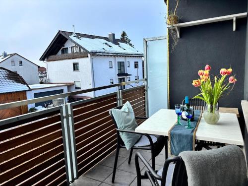 陽台/露台, Ferienwohnung Grüne Oase (Ferienwohnung Grune Oase) in 比紹夫斯海姆a.d.力弘