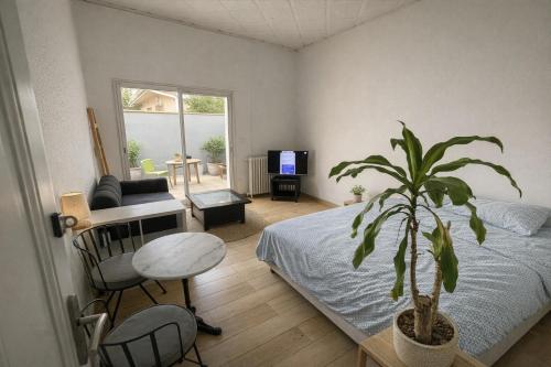Grande Chambre avec parking possible en supplément, BORDEAUX BASTIDE