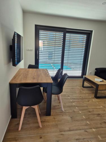Apartmánové byty s bazénem (Apartmanove byty s bazenem) in فريم بورك
