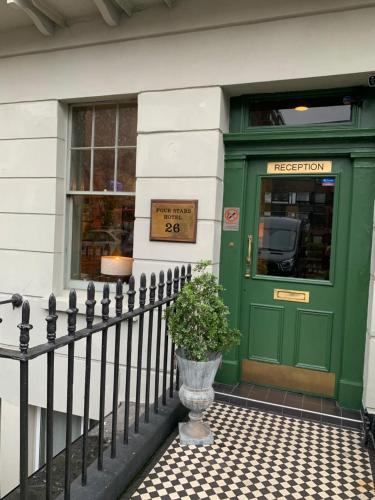 Four Stars Hotel – London, 07