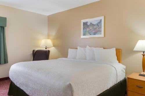 All Seasons Inn & Suites Smithfield Providence - image 9