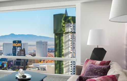 ARIA Resort & Casino - image 3