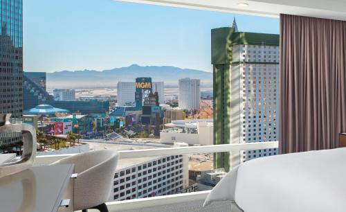 ARIA Resort & Casino - image 2