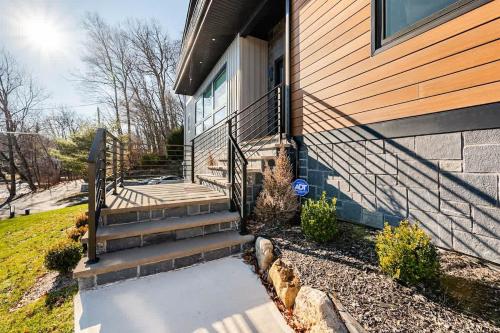 Modern Lakeview Home with Private Dock Sleeps 5 in Roxbury Township (NJ)