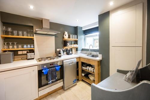 No33 HILLVIEW LODGE BOUTIQUE COTTAGE in Brancaster